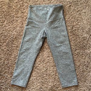 Gray workout crop leggings!
